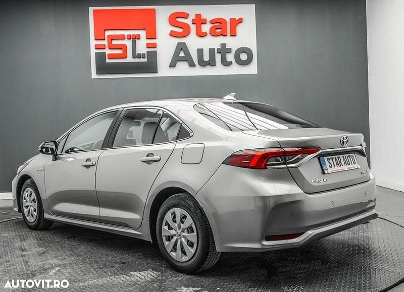 Second-hand Toyota Corolla 122 CP (89 kW) 2021 Culoareargint Berlinǎ