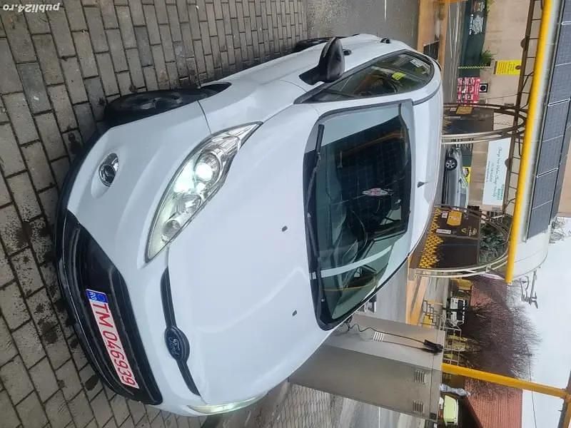 Utilizat 2010 Ford Fiesta Berlinǎ | 2.600 EUR (Preț bun) - Imagine 1/4