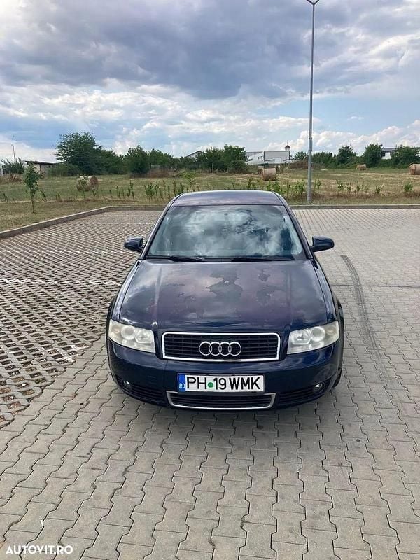 Albastru Utilizat 2004 Audi A4 Berlinǎ | 1.300 EUR (Preț bun) - Imagine 1/4