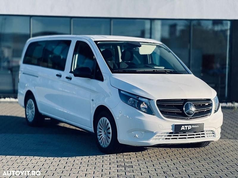 Alb Utilizat 2023 Mercedes Vito Monovolum | 45.980 EUR - Imagine 1/4