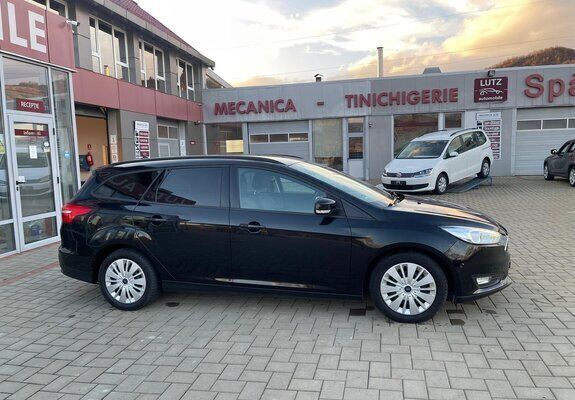 Second-hand Ford Focus 125 CP (91 kW) 2018 Negru Monovolum