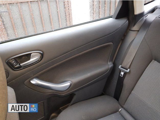 Albastru Utilizat 2009 Ford Mondeo Berlinǎ | 4.500 EUR (Preț OK) - Imagine 1/4
