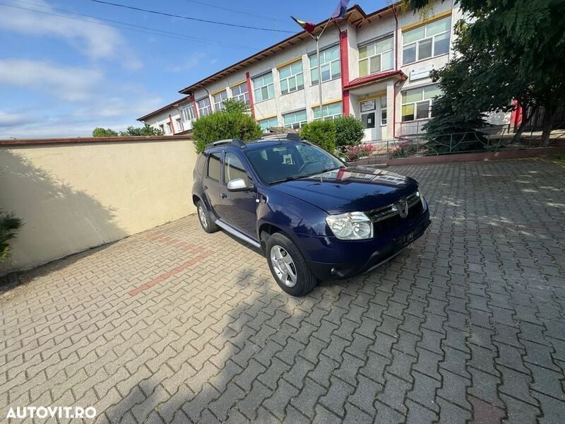 Albastru Utilizat 2011 Dacia Duster Lauréate SUV | 5.490 EUR (Preț OK) - Imagine 1/4