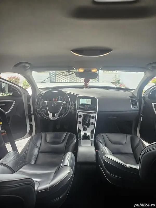 Second-hand Volvo XC60 215 CP (158 kW) 2015 Alb SUV