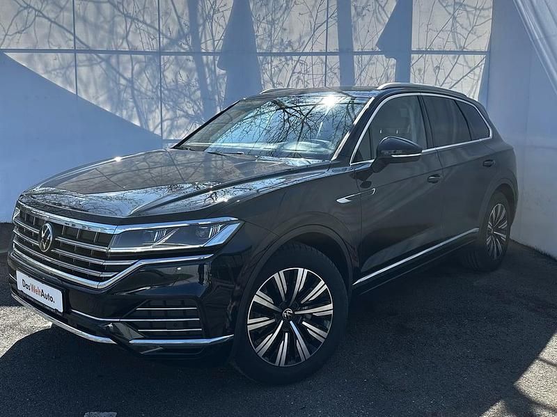 Second-hand VW Touareg Elegance 231 CP (169 kW) 2023 Negru  normal SUV