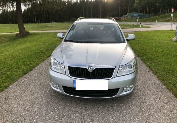 Argintiu Utilizat 2010 Skoda Octavia Break | 3.200 EUR (Super Preț) - Imagine 1/4