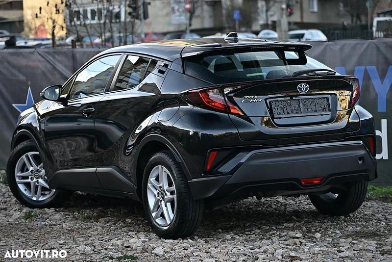 Second-hand Toyota C-HR 122 CP (89 kW) 2021 Culoarenegru SUV