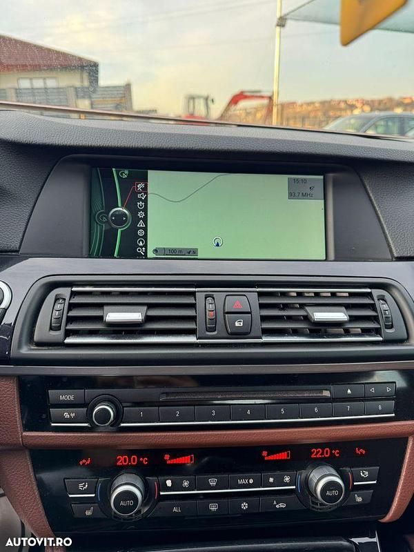 Second-hand BMW 520 184 CP (135 kW) 2012 Culoarealbastru Berlinǎ