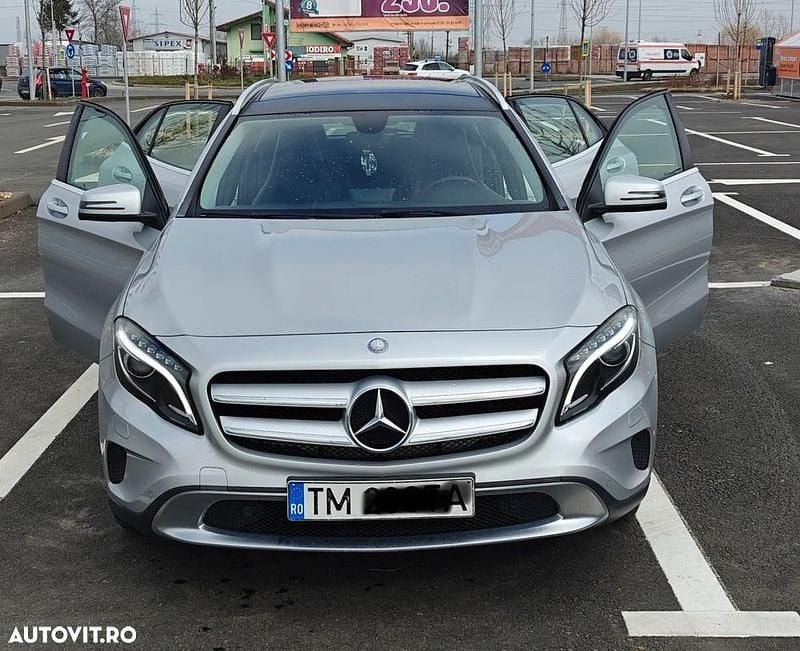 Second-hand Mercedes GLA200 Edition 1 156 CP (114 kW) 2015 Culoareargint SUV