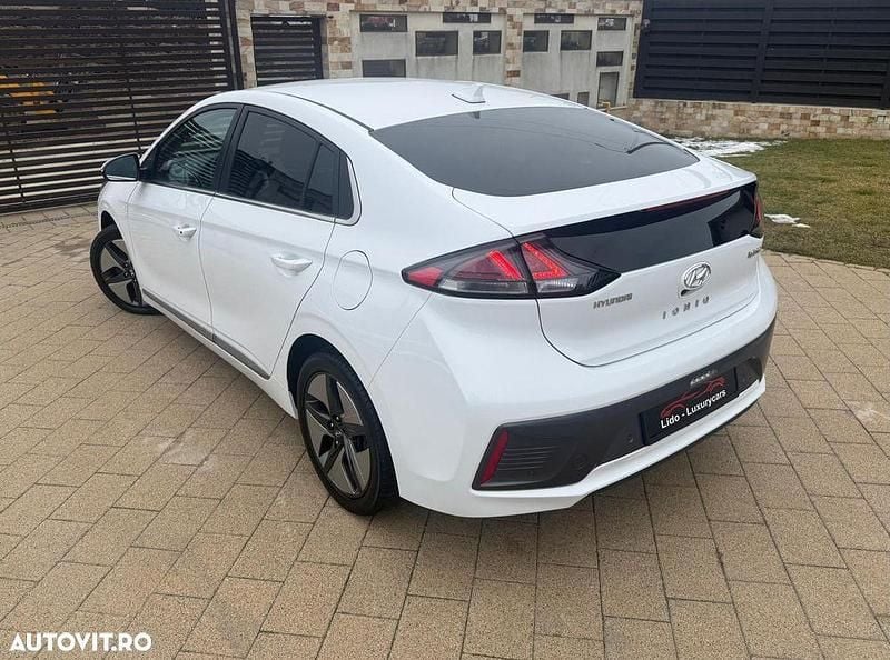 Second-hand Hyundai Ioniq 105 CP (77 kW) 2021 Culoarealb Hatchback