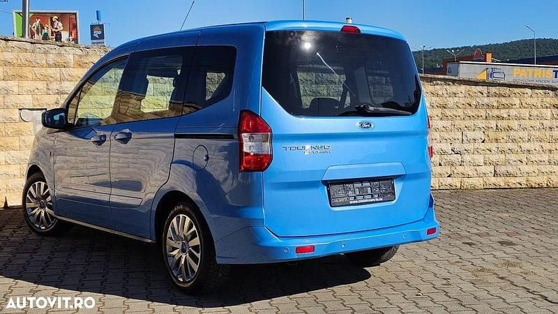 Second-hand Ford Tourneo Courier Ambiente 95 CP (69 kW) 2015 Albastru Monovolum