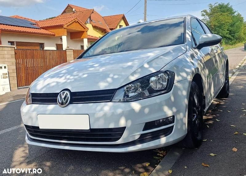 Culoarealb Utilizat 2014 VW Golf Comfortline Berlinǎ | 5.900 EUR (Preț bun) - Imagine 1/4
