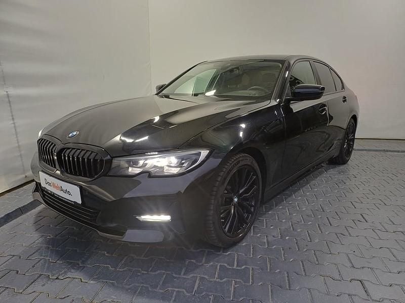 Negru metalic Utilizat 2021 BMW 318 | 24.990 EUR (Preț OK) - Imagine 1/4