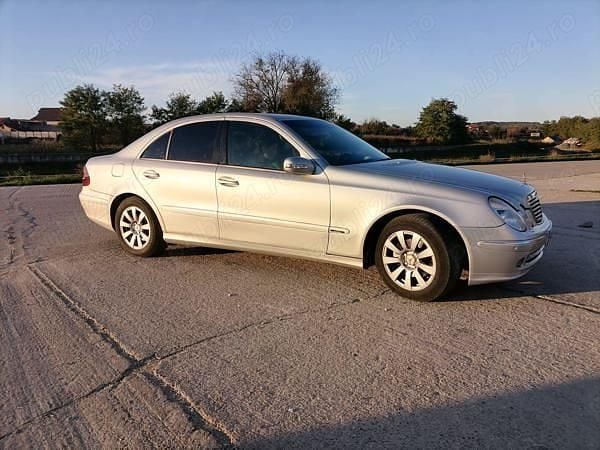Utilizat 2003 Mercedes 220 Berlinǎ | 3.000 EUR - Imagine 1/4