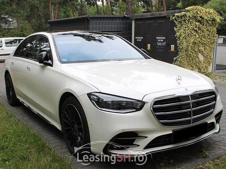 Alb Utilizat 2023 Mercedes 450 AMG Berlinǎ | 111.080 EUR - Imagine 1/4