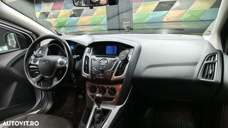 Second-hand Ford Focus 95 CP (69 kW) 2012 Culoarealb Berlinǎ