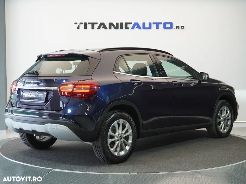 Second-hand Mercedes GLA200 Style 136 CP (100 kW) 2019 Albastru SUV