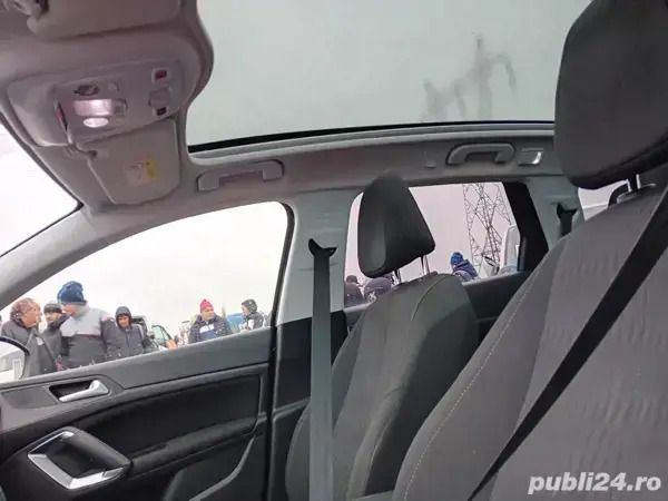 Negru Utilizat 2015 Peugeot 308 Break | 6.699 EUR (Puțin scump) - Imagine 1/4