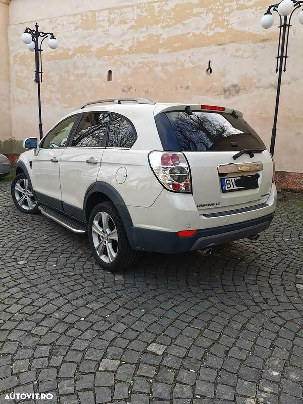 Second-hand Chevrolet Captiva LT 150 CP (110 kW) 2010 Alb SUV