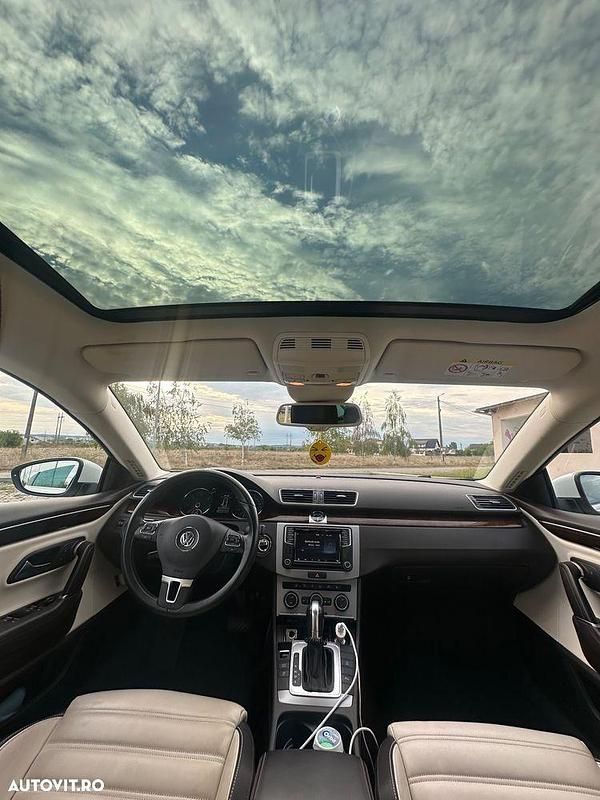 Second-hand VW Passat 150 CP (110 kW) 2015 Culoarealb Hatchback