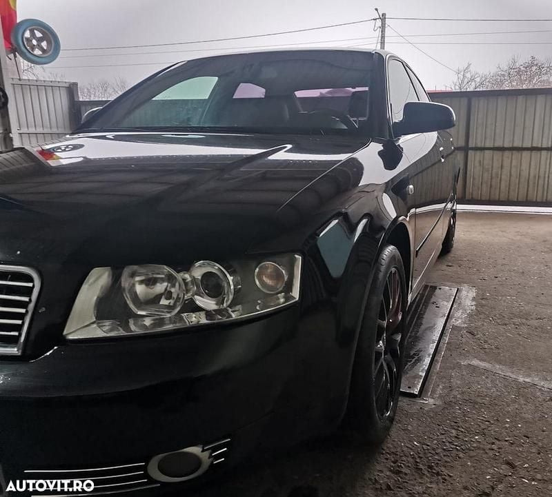 Culoarenegru Utilizat 2002 Audi A4 S-Line Berlinǎ | 2.600 EUR (Preț OK) - Imagine 1/4