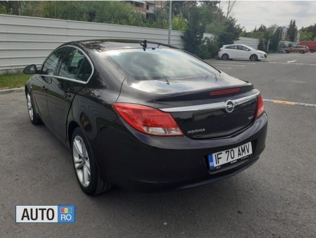 Maro Utilizat 2013 Opel Insignia Berlinǎ | 6.450 EUR (Scump) - Imagine 1/4