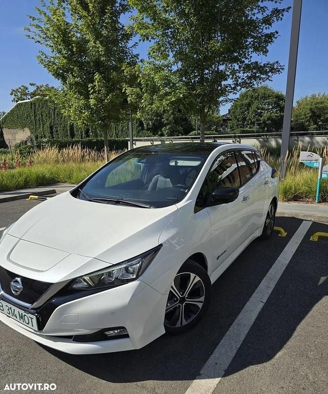 Alb Utilizat 2019 Nissan Leaf Tekna Hatchback | 12.999 EUR (Super Preț) - Imagine 1/4