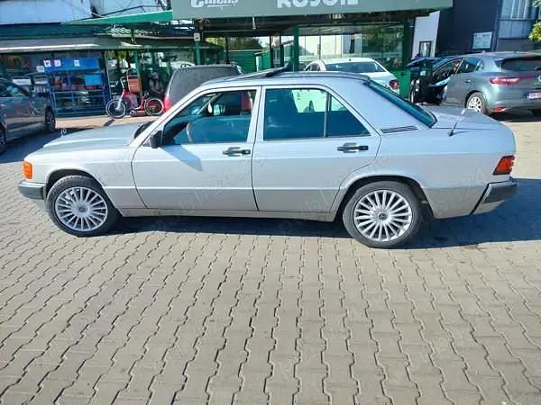 Second-hand Mercedes 190 100 CP (73 kW) 1992 Berlinǎ