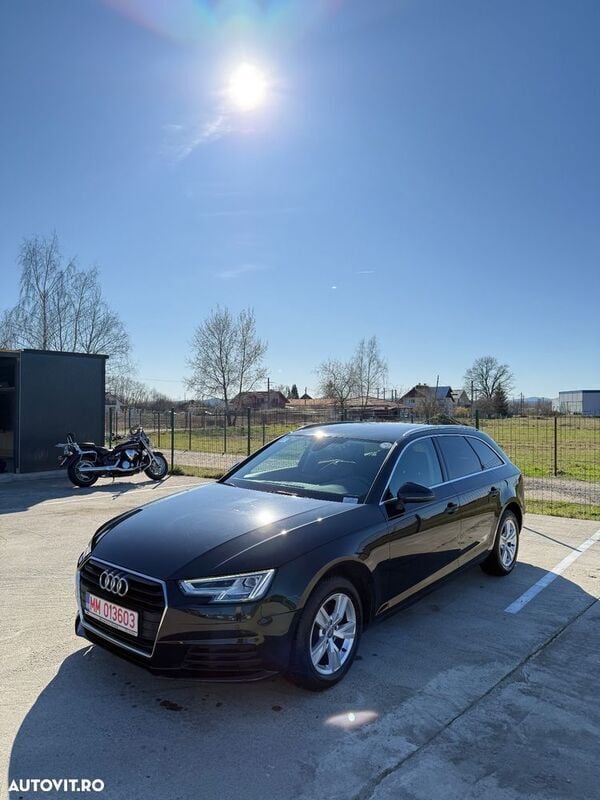 Negru Utilizat 2018 Audi A4 Break | 14.875 EUR (Super Preț) - Imagine 1/4