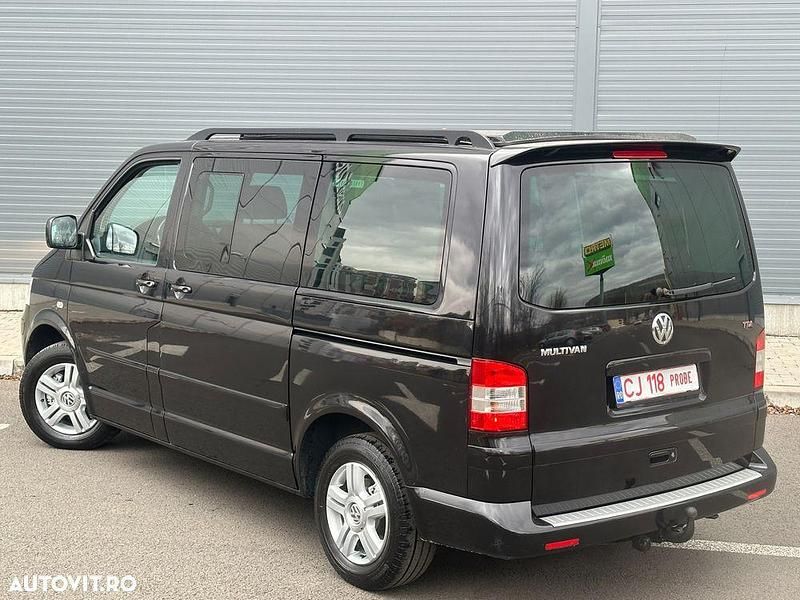 Second-hand VW Multivan 174 CP (127 kW) 2006 Culoarenegru Van