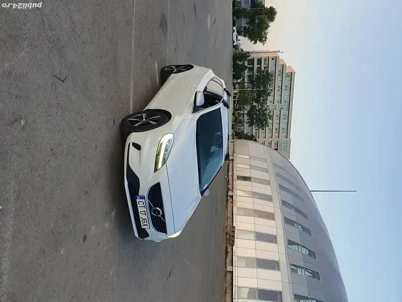 Alb Utilizat 2017 Volvo V40 Break | 13.300 EUR - Imagine 1/4