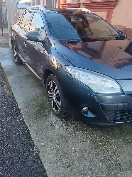 Utilizat 2010 Renault Mégane III Break | 3.990 EUR - Imagine 1/4