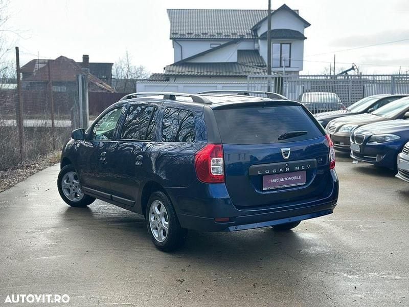 Second-hand Dacia Logan Lauréate 90 CP (66 kW) 2016 Culoarealbastru Break