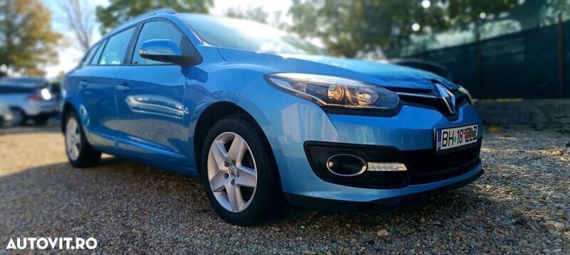 Albastru Utilizat 2014 Renault Mégane GrandTour Break | 6.600 EUR (Preț OK) - Imagine 1/4