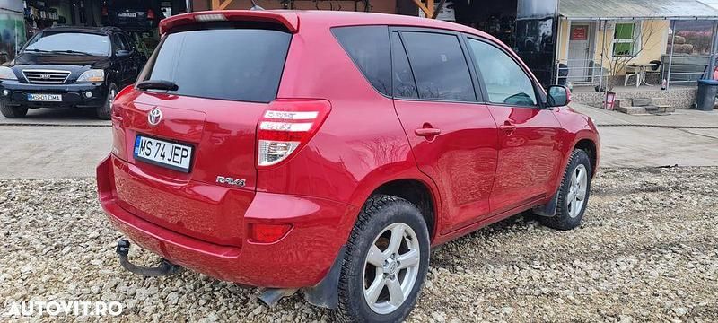 Second-hand Toyota RAV4 150 CP (110 kW) 2010 Culoarerosu SUV