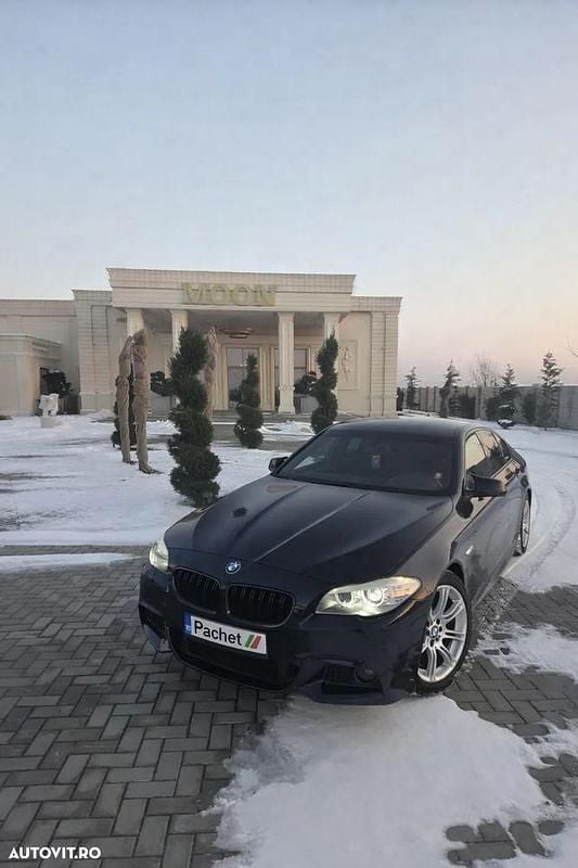 Culoarealbastru Utilizat 2013 BMW 520 Comfort Edition Berlinǎ | 9.850 EUR (Super Preț) - Imagine 1/4