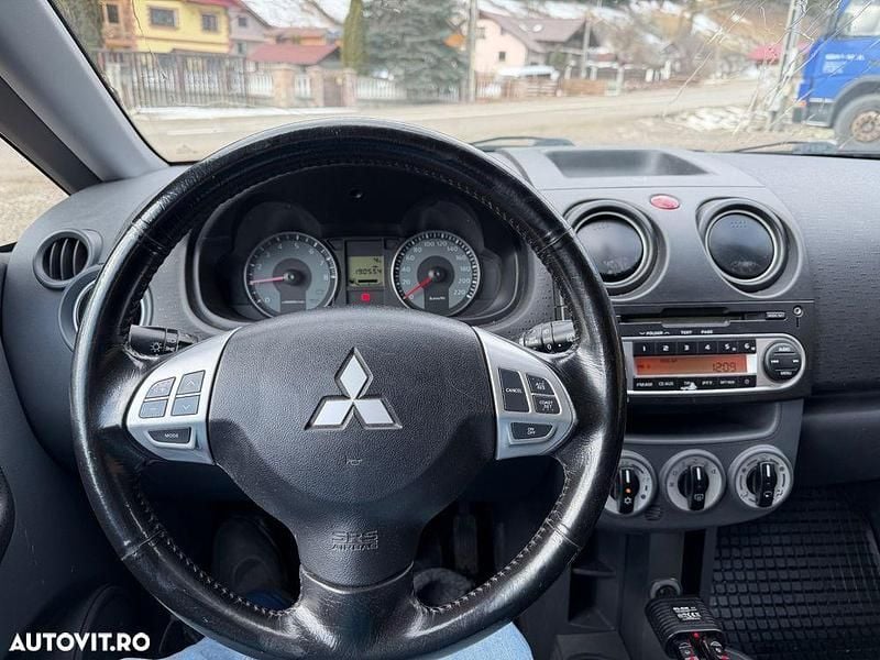 Second-hand Mitsubishi Colt Intense 95 CP (69 kW) 2011 Culoarealb Hatchback