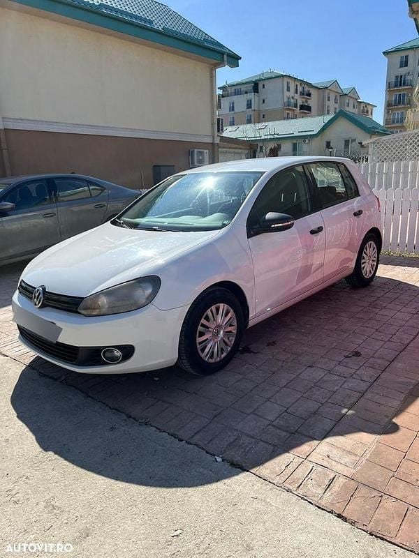 Second-hand VW Golf VII 105 CP (77 kW) 2012 Culoarealb Hatchback