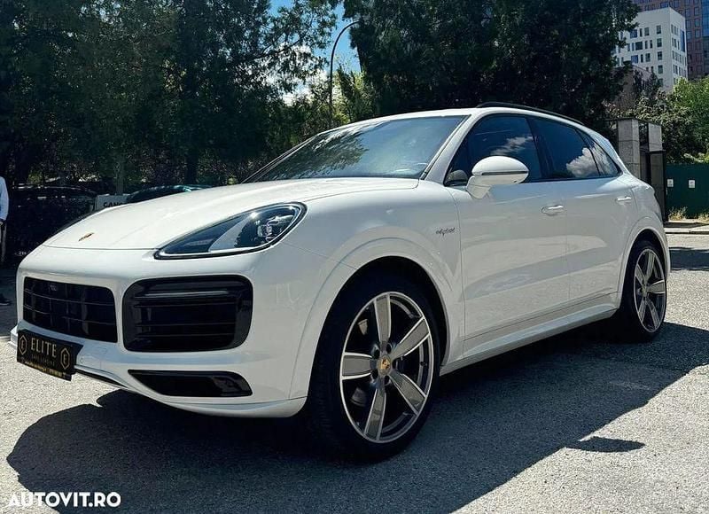 Culoarealb Utilizat 2023 Porsche Cayenne SUV | 89.250 EUR (Preț OK) - Imagine 1/4