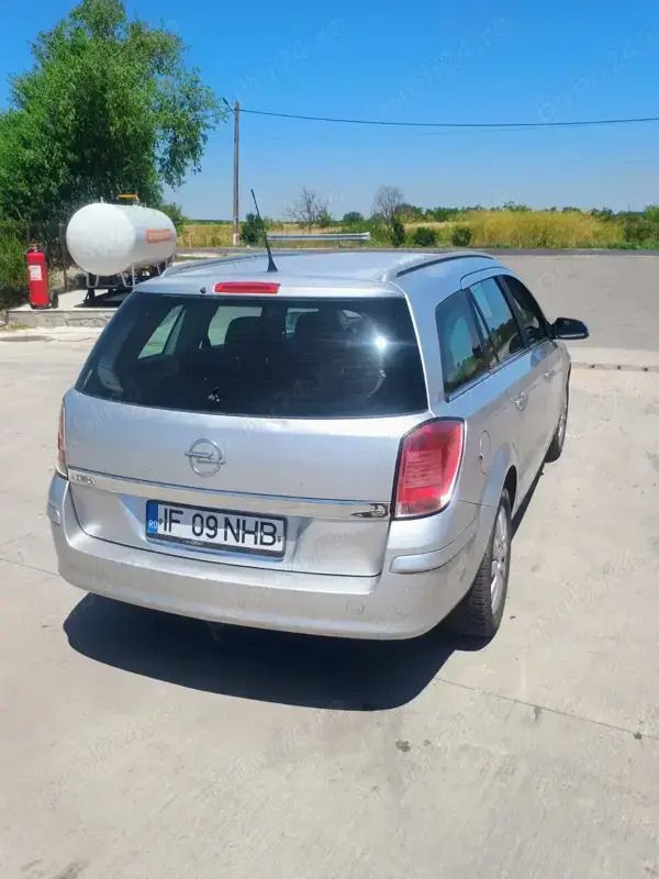 Utilizat 2005 Opel Astra Hatchback | 900 EUR - Imagine 1/4