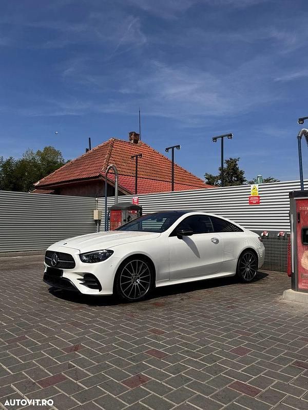 Alb Utilizat 2021 Mercedes E220 Coupe | 43.000 EUR - Imagine 1/4