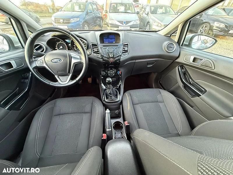 Second-hand Ford Fiesta Titanium 95 CP (69 kW) 2015 Culoareargint