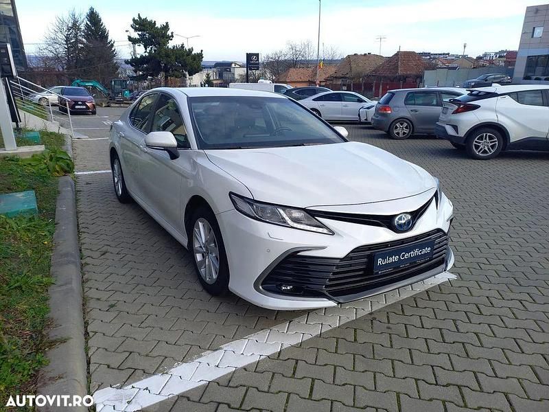 Second-hand Toyota Camry Business Edition 218 CP (160 kW) 2022 Culoarealb Berlinǎ