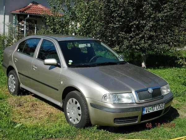 Bej Utilizat 2006 Skoda Octavia Tour Berlinǎ | 1.700 EUR (Super Preț) - Imagine 1/4
