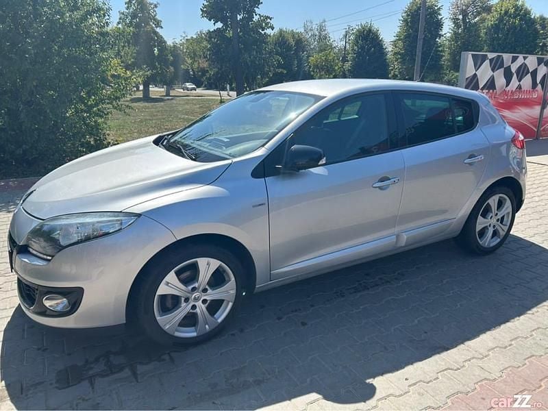 Gri Utilizat 2012 Renault Mégane III Hatchback | 5.000 EUR (Preț OK) - Imagine 1/4