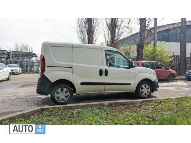 Alb Utilizat 2017 Fiat Doblò Monovolum | 9.593 EUR (Puțin scump) - Imagine 1/4