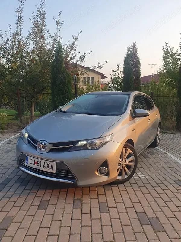 Gri Utilizat 2013 Toyota Auris Hybrid Hatchback | 9.250 EUR (Preț OK) - Imagine 1/4