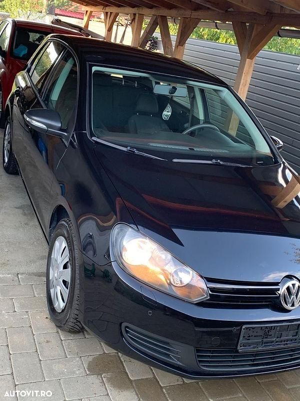 Culoarenegru Utilizat 2010 VW Golf VI Hatchback | 3.990 EUR (Preț OK) - Imagine 1/4