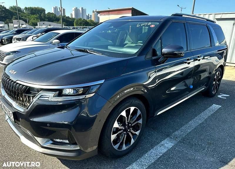 Culoaregri Utilizat 2023 Kia Carnival Monovolum | 39.989 EUR (Preț OK) - Imagine 1/4