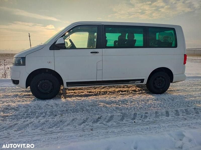 Second-hand VW Multivan 150 CP (110 kW) 2012 Culoarealb Van